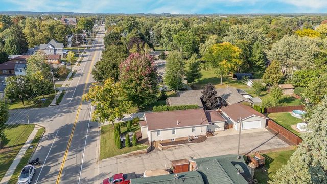 1420 S DIVISION STREET, New London, WI 54961