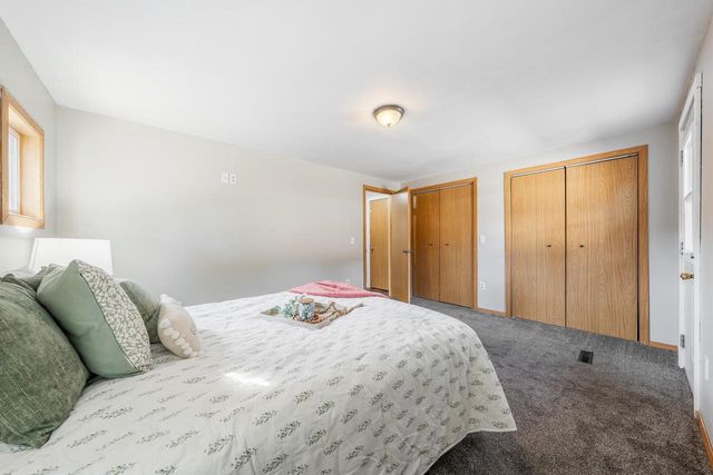 1420 S DIVISION STREET, New London, WI 54961