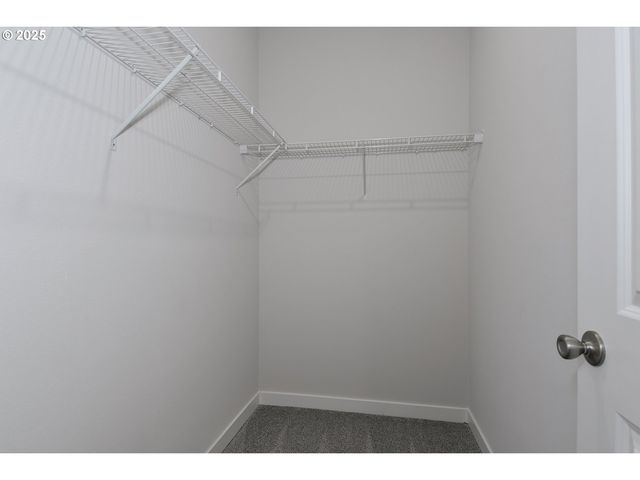 1136 PARKSIDE Ave, Woodburn, OR 97071