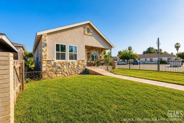 129 Wilson Avenue, Bakersfield, CA 93308