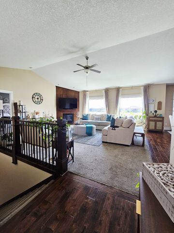 9518 Rushbrook Drive, Johnston, IA 50131