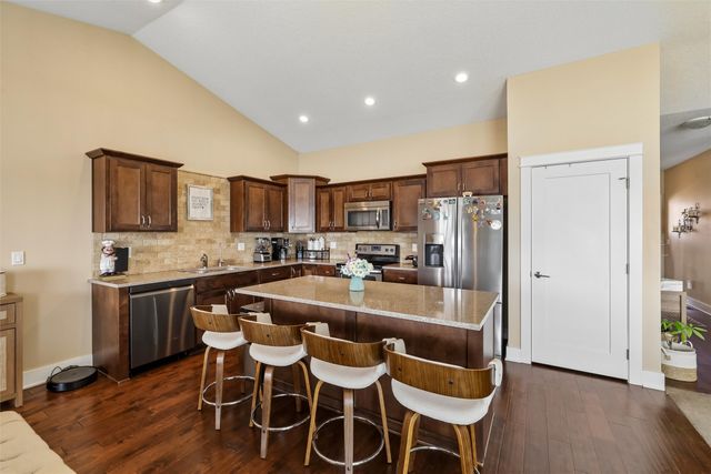 9518 Rushbrook Drive, Johnston, IA 50131