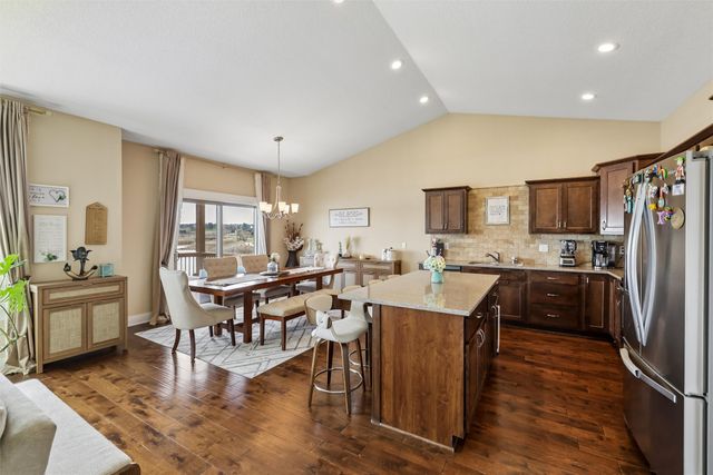 9518 Rushbrook Drive, Johnston, IA 50131