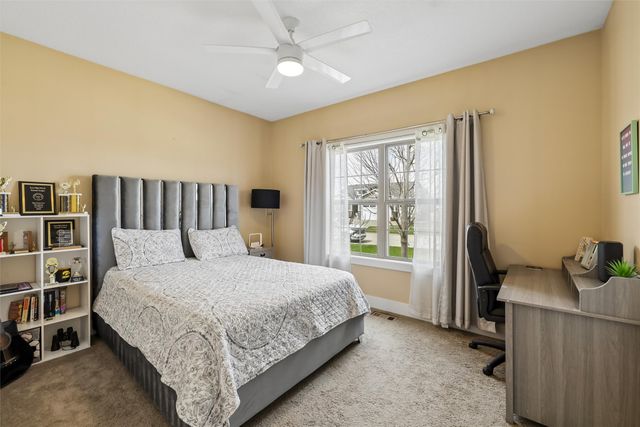 9518 Rushbrook Drive, Johnston, IA 50131