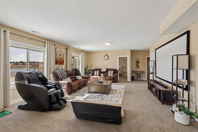 9518 Rushbrook Drive, Johnston, IA 50131