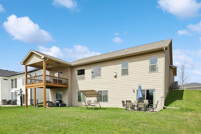 9518 Rushbrook Drive, Johnston, IA 50131
