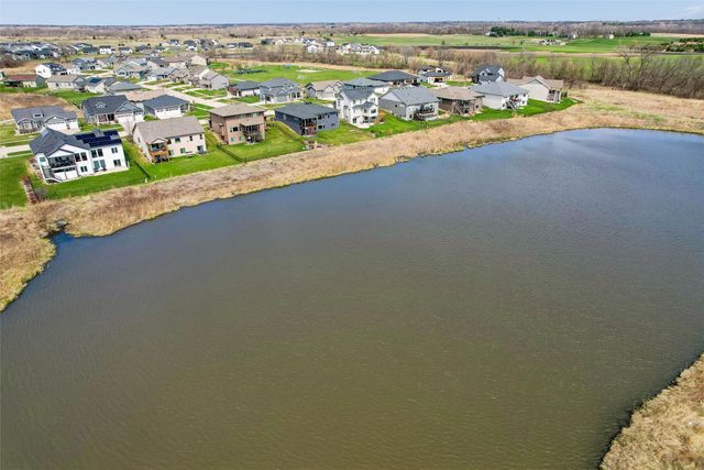 9518 Rushbrook Drive, Johnston, IA 50131