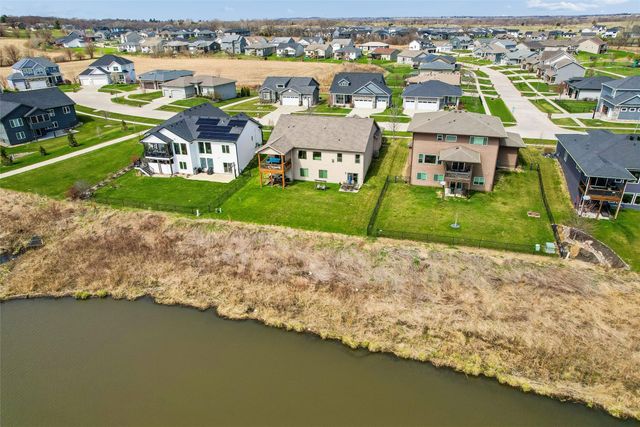 9518 Rushbrook Drive, Johnston, IA 50131