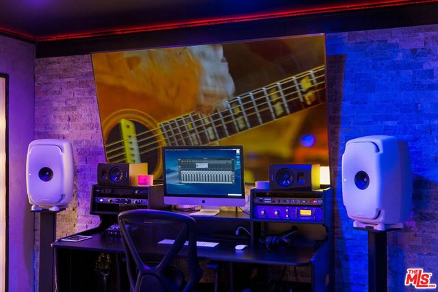 14132 Beresford Road, Beverly Hills, CA 90210