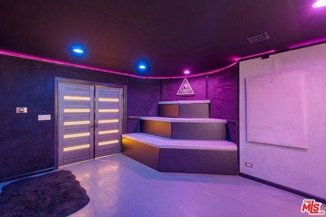 14132 Beresford Road, Beverly Hills, CA 90210