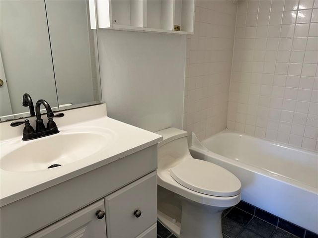 946 LAKE DESTINY ROAD E, Altamonte Springs, FL 32714