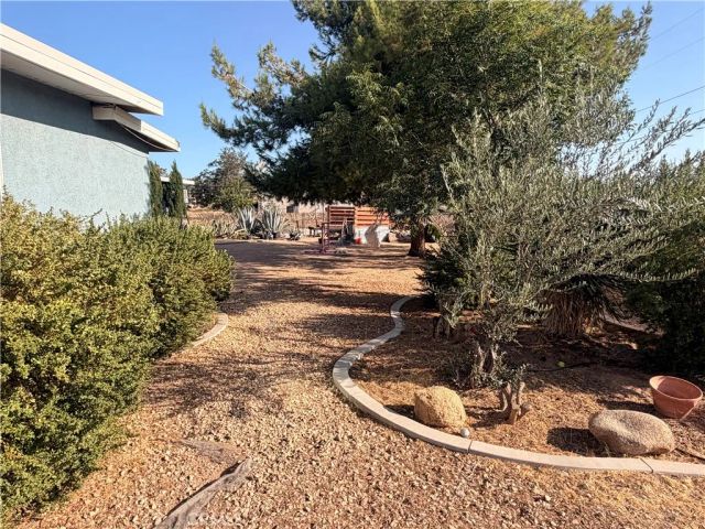 10623 4th, Hesperia, CA 92345