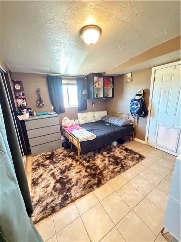 10623 4th, Hesperia, CA 92345