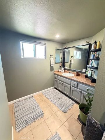 10623 4th, Hesperia, CA 92345
