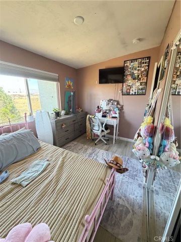 10623 4th, Hesperia, CA 92345