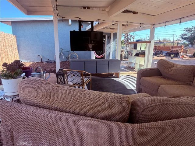10623 4th, Hesperia, CA 92345