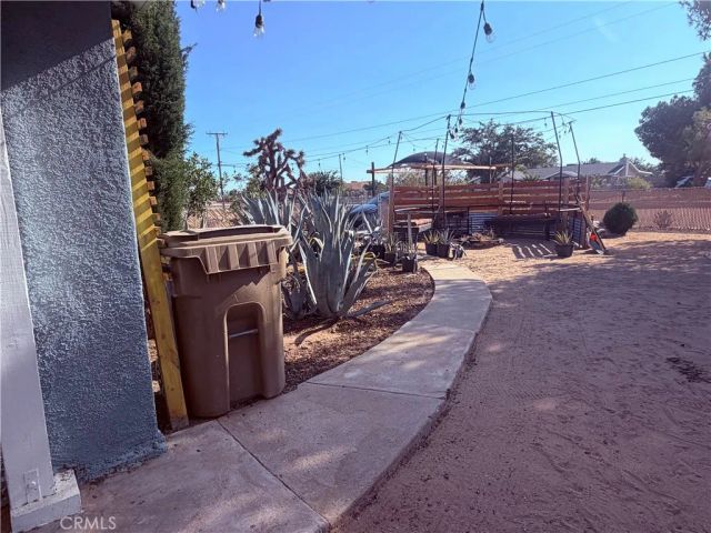 10623 4th, Hesperia, CA 92345
