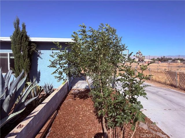 10623 4th, Hesperia, CA 92345