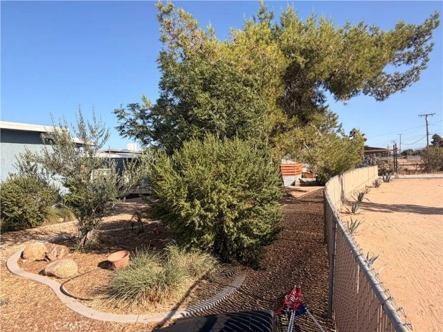 10623 4th, Hesperia, CA 92345