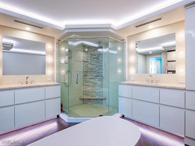 4651 Gulf Shore BLVD N 1102, Naples, FL 34103