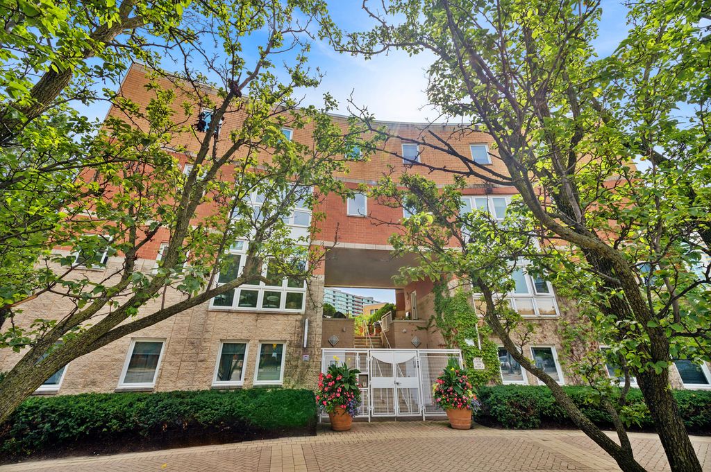1889 Maple Avenue E2, Evanston, IL 60201 — exterior