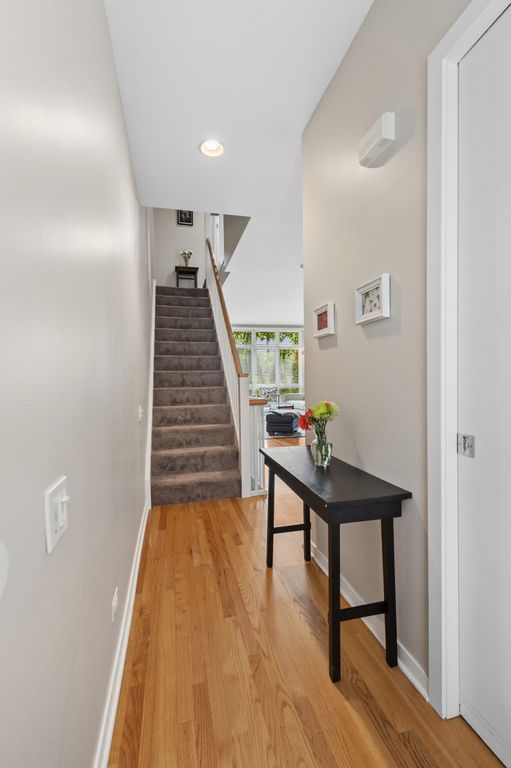1889 Maple Avenue E2, Evanston, IL 60201 — photo 3