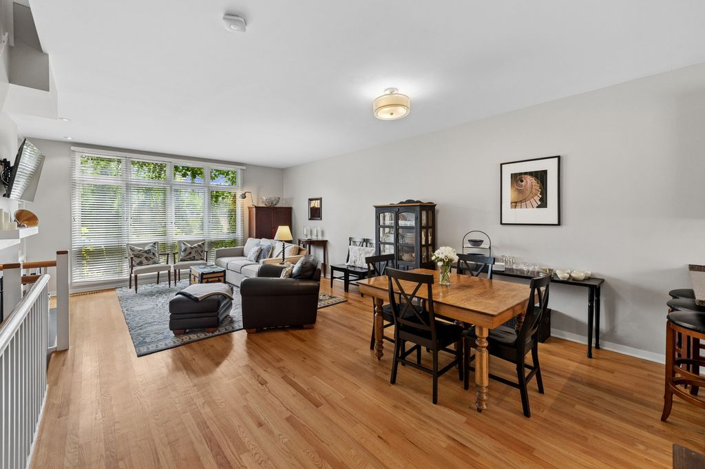 1889 Maple Avenue E2, Evanston, IL 60201 — photo 4