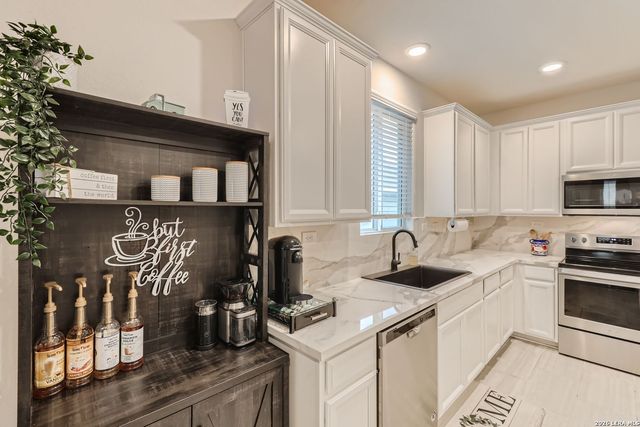 721 Sweetgrass, New Braunfels, TX 78130