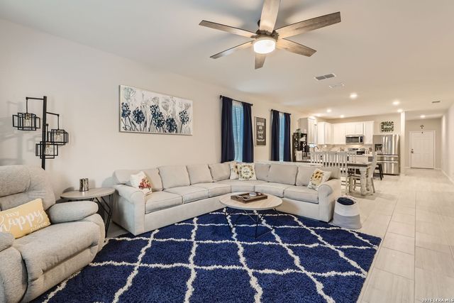 721 Sweetgrass, New Braunfels, TX 78130