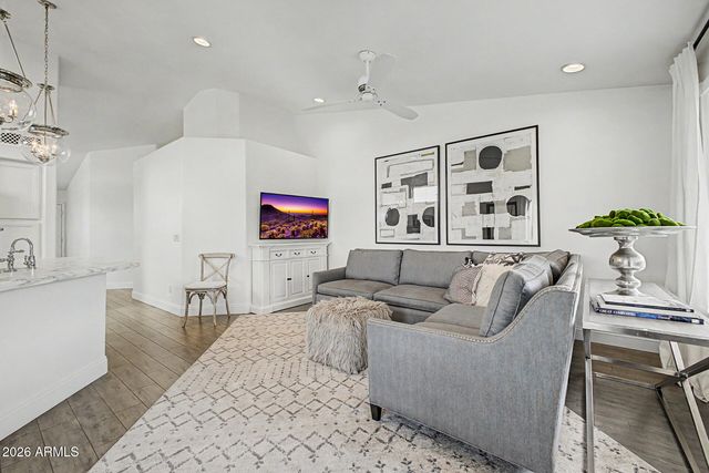 1601 E BARBARITA Avenue, Gilbert, AZ 85234