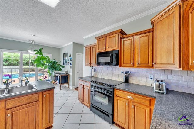 124 Roseine Drive, Warner Robins, GA 31088