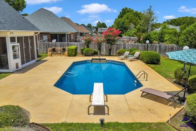 124 Roseine Drive, Warner Robins, GA 31088