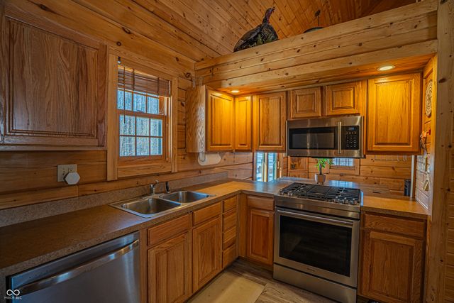 8277 E Lake Shore Drive, Rockville, IN 47872