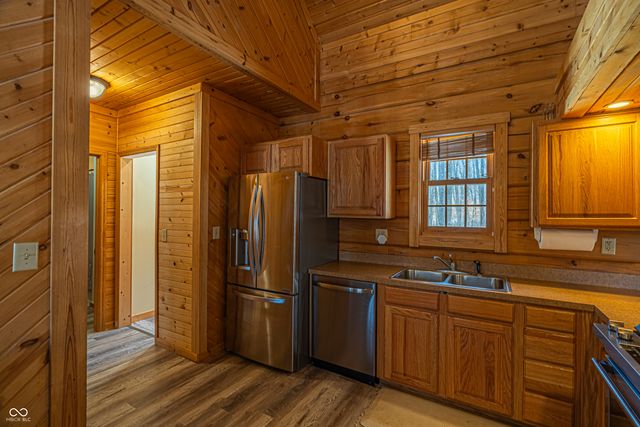 8277 E Lake Shore Drive, Rockville, IN 47872