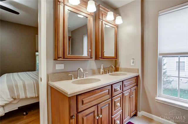 1872 Olde Haley Drive, Washington Twp, OH 45458