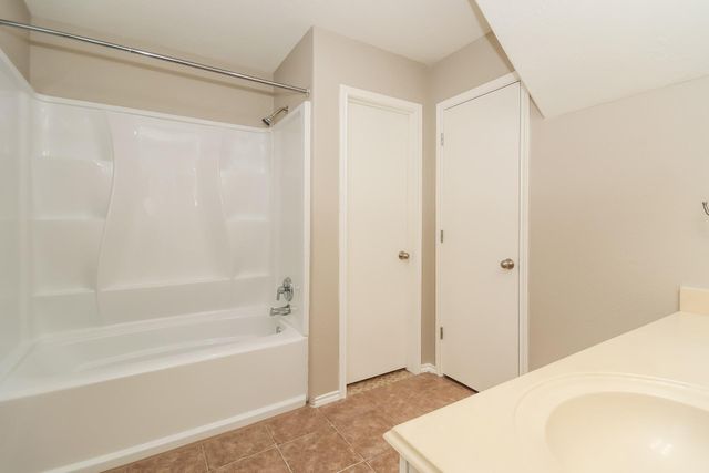 10005 Sterling Place Drive, Conroe, TX 77303