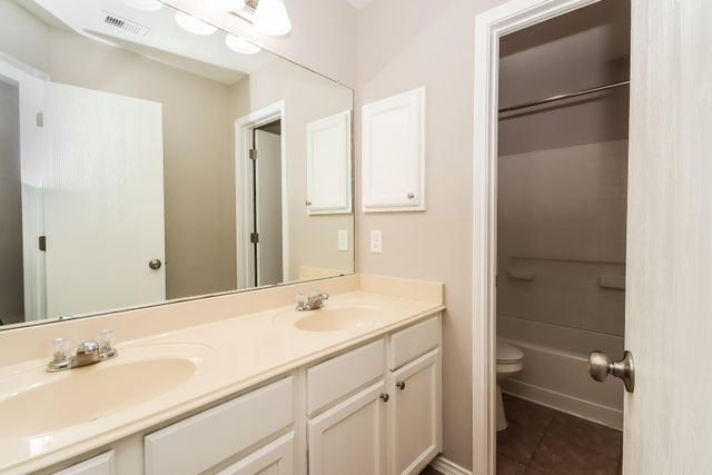 10005 Sterling Place Drive, Conroe, TX 77303
