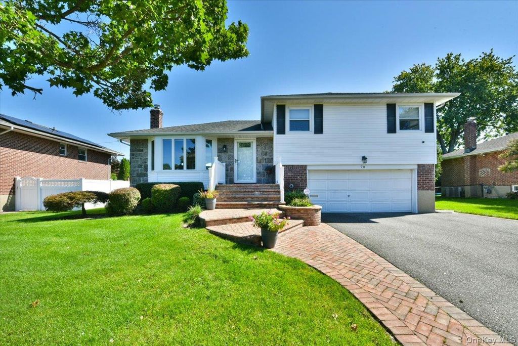 70 Glenwood Road, Plainview, NY 11803 — exterior