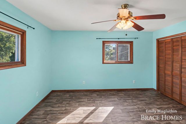 9422 Sparta Avenue NW, Sparta, MI 49345