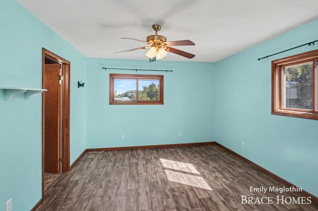 9422 Sparta Avenue NW, Sparta, MI 49345