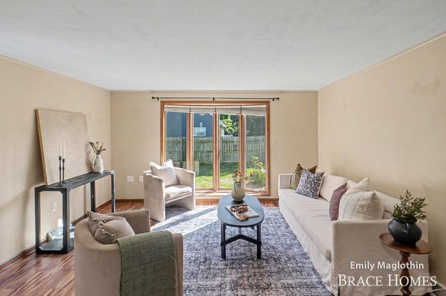 9422 Sparta Avenue NW, Sparta, MI 49345