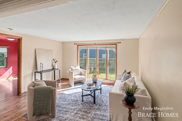 9422 Sparta Avenue NW, Sparta, MI 49345