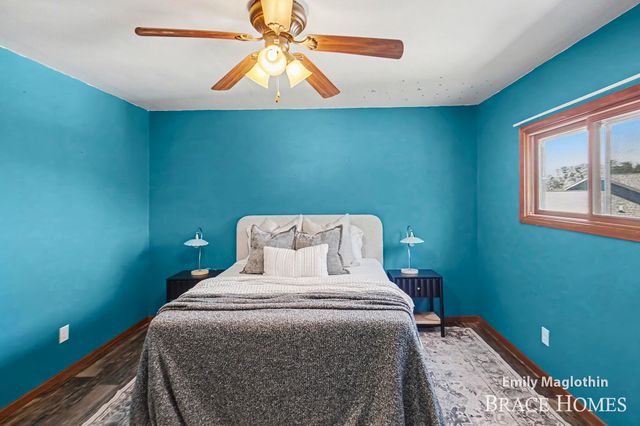 9422 Sparta Avenue NW, Sparta, MI 49345