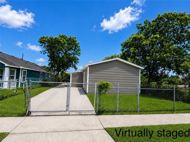 2821 Nogales St, Corpus Christi, TX 78405