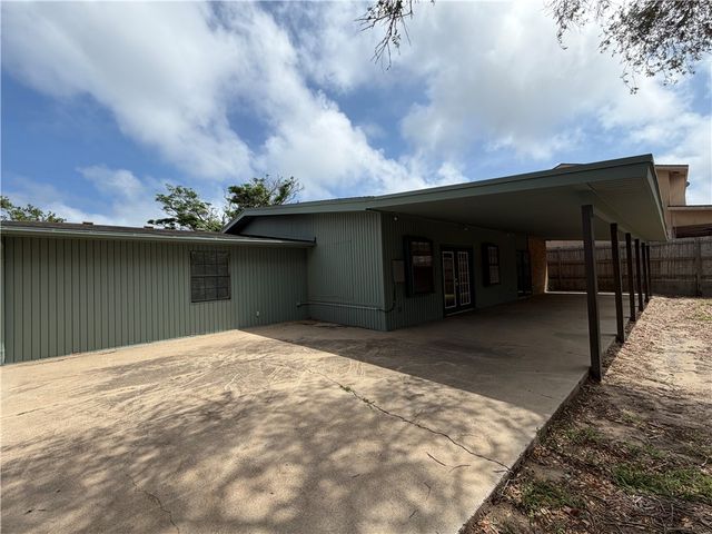 3226 Bimini Dr, Corpus Christi, TX 78418