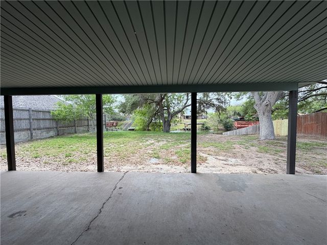 3226 Bimini Dr, Corpus Christi, TX 78418