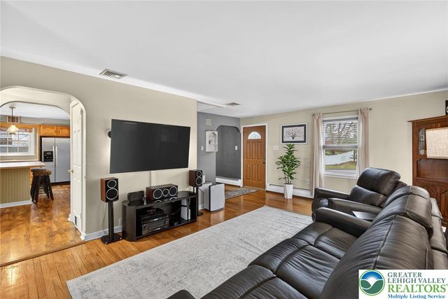 2515 East Texas Boulevard, Allentown City, PA 18103