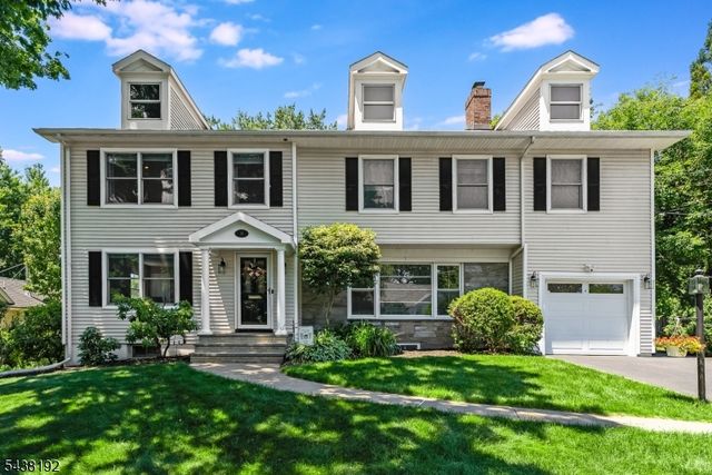 15 Harvey Dr, Summit City, NJ 07901