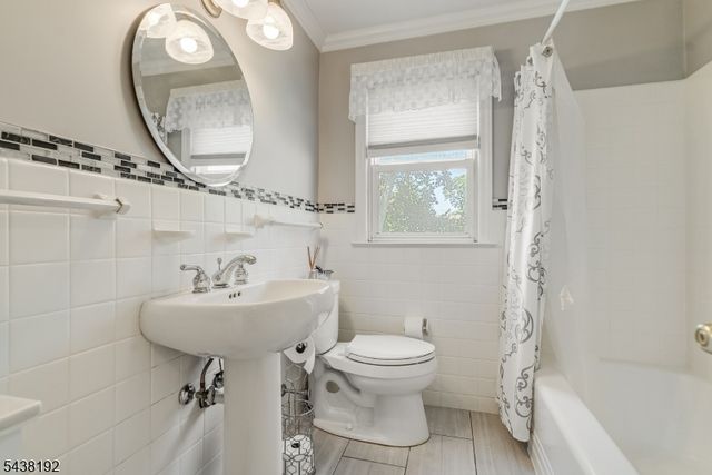 15 Harvey Dr, Summit City, NJ 07901