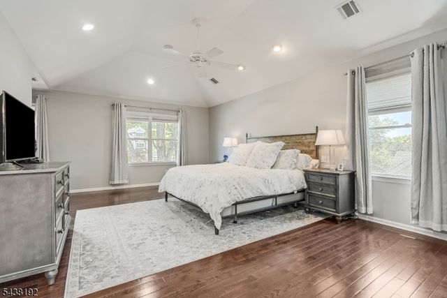 15 Harvey Dr, Summit City, NJ 07901